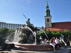 Alexanderplatz, Fuente de Neptuno